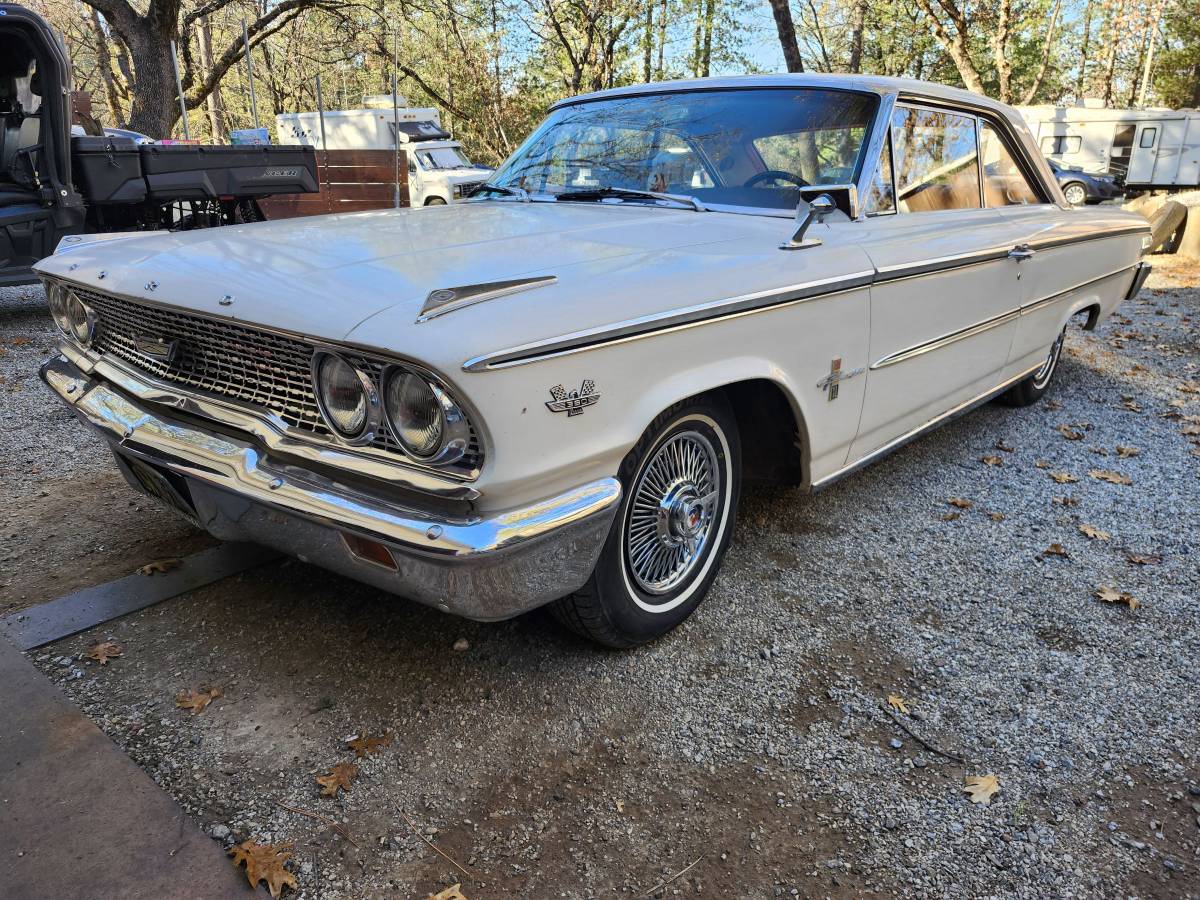 Ford-galaxie-500-1963-white-5