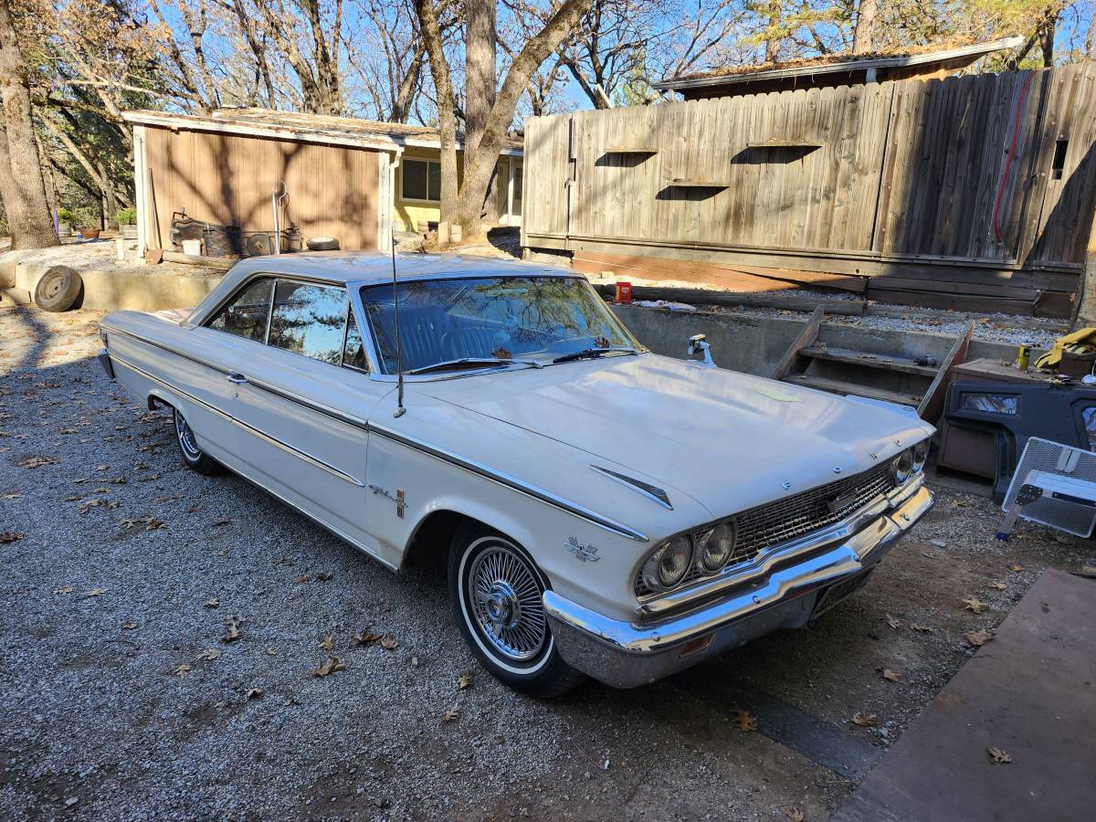 Ford-galaxie-500-1963-white-8