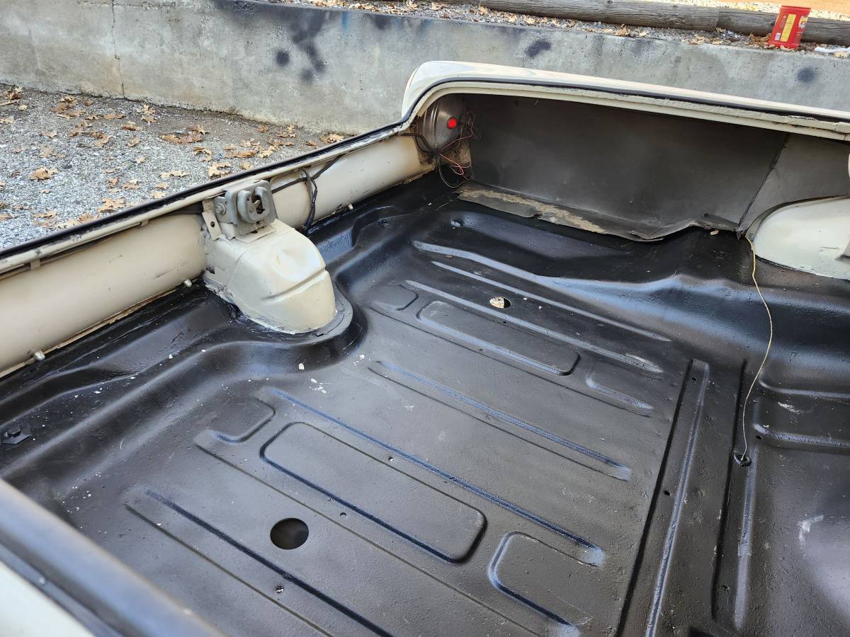 Ford-galaxie-500-1963-white-9