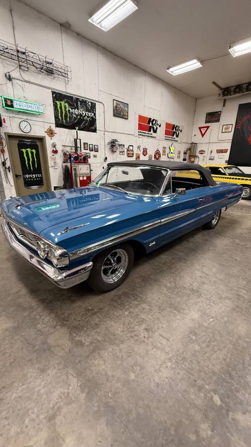 Ford-galaxie-500-convertible-1964-12