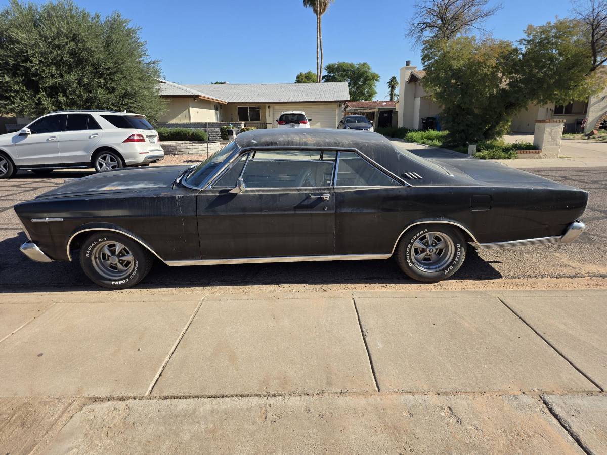 Ford-galaxiexl-1966-black-15