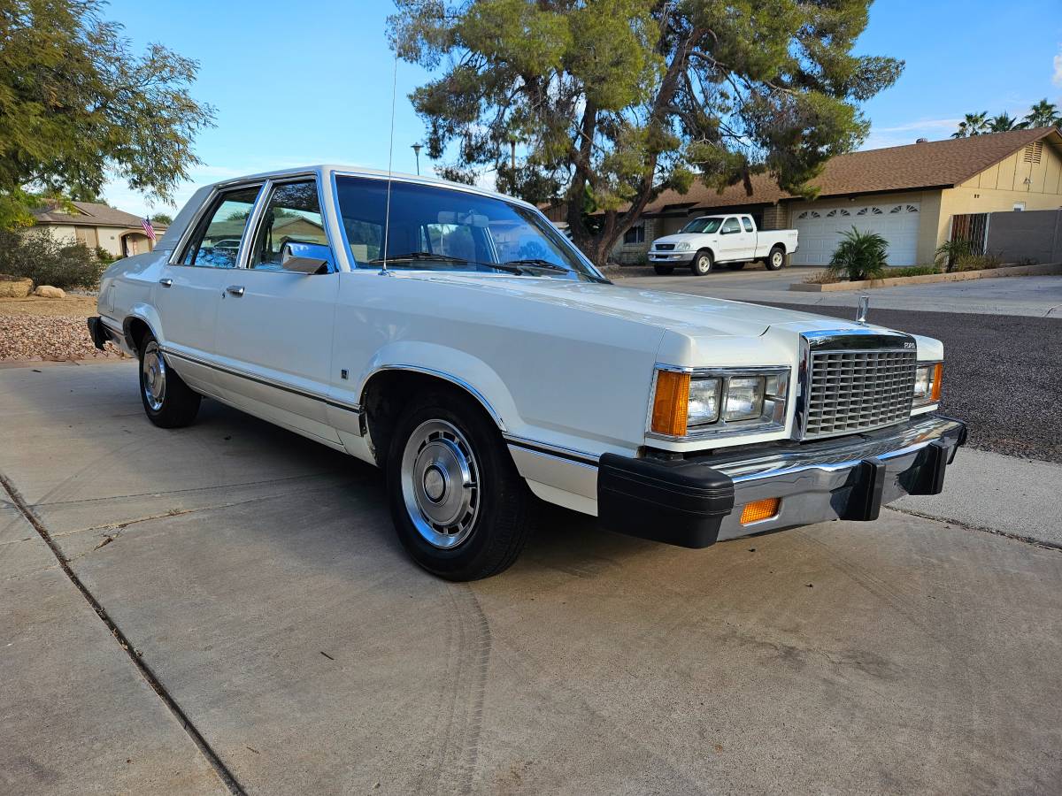 Ford-granada-l-1981-white-1