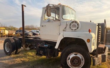 Ford-l8000-diesel-1982