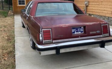 Ford-ltd-crown-victoria-1987-red-1