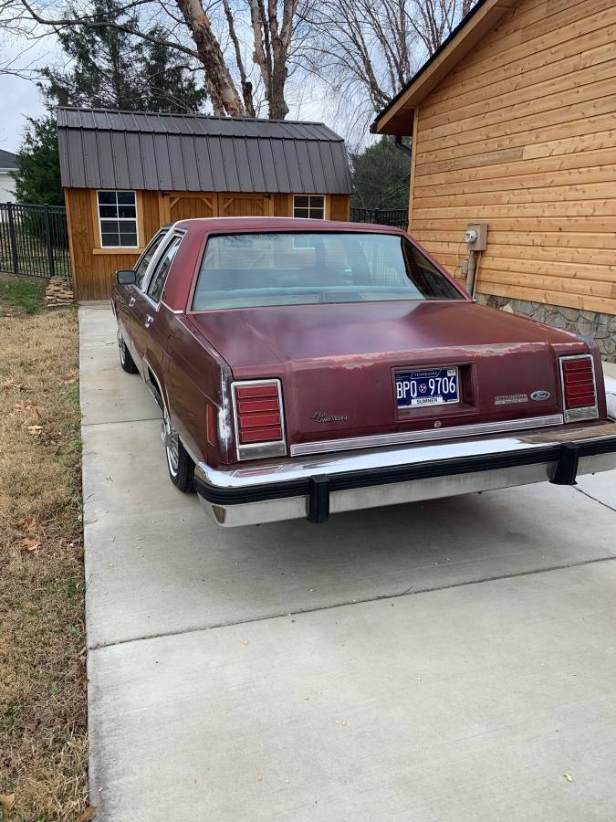 Ford-ltd-crown-victoria-1987-red-1