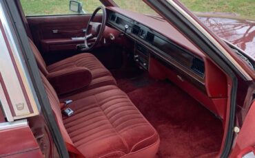 Ford-ltd-crown-victoria-1987-red-13