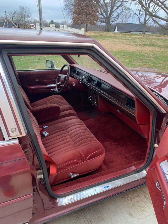 Ford-ltd-crown-victoria-1987-red-13