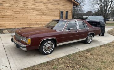 Ford-ltd-crown-victoria-1987-red-3