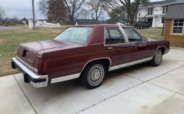 Ford-ltd-crown-victoria-1987-red-4