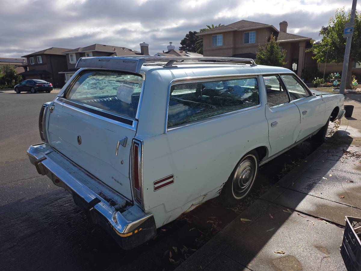 Ford-ltd-stationwagon-1975-blue-8