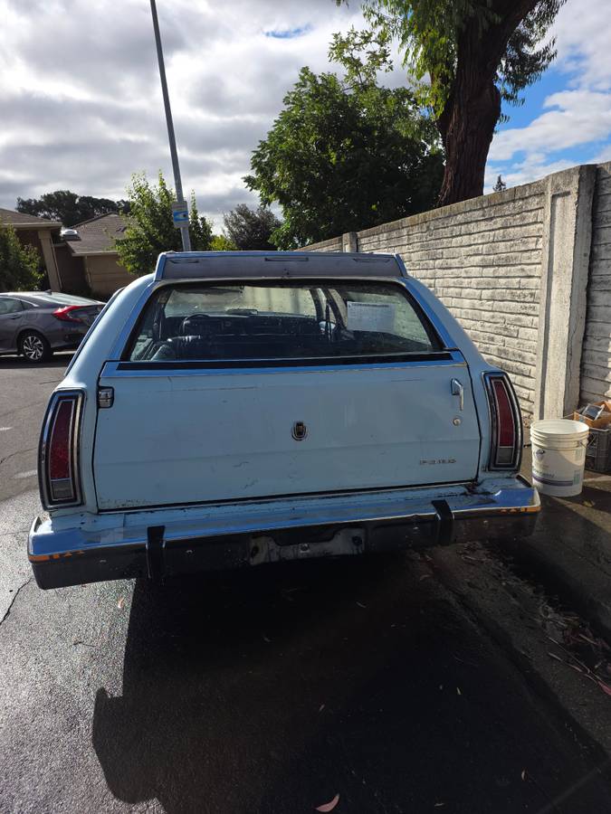 Ford-ltd-stationwagon-1975-blue-9