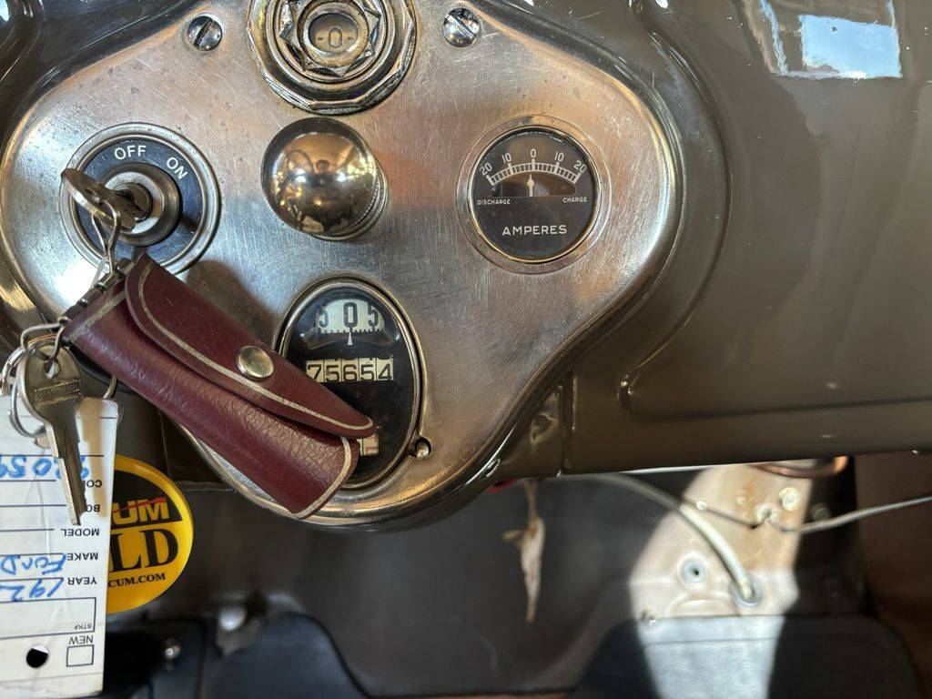 Ford-model-a-1929-grey-30