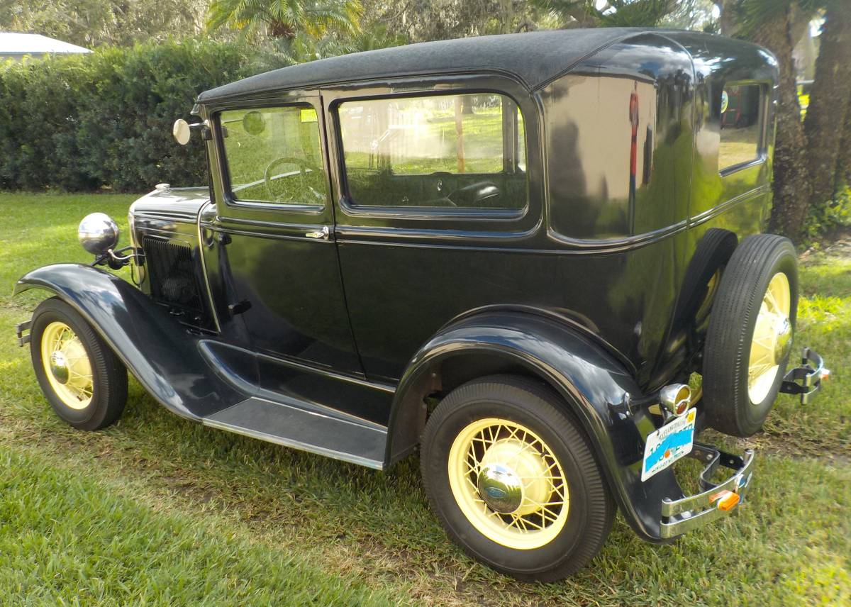 Ford-model-a-1930-black-3