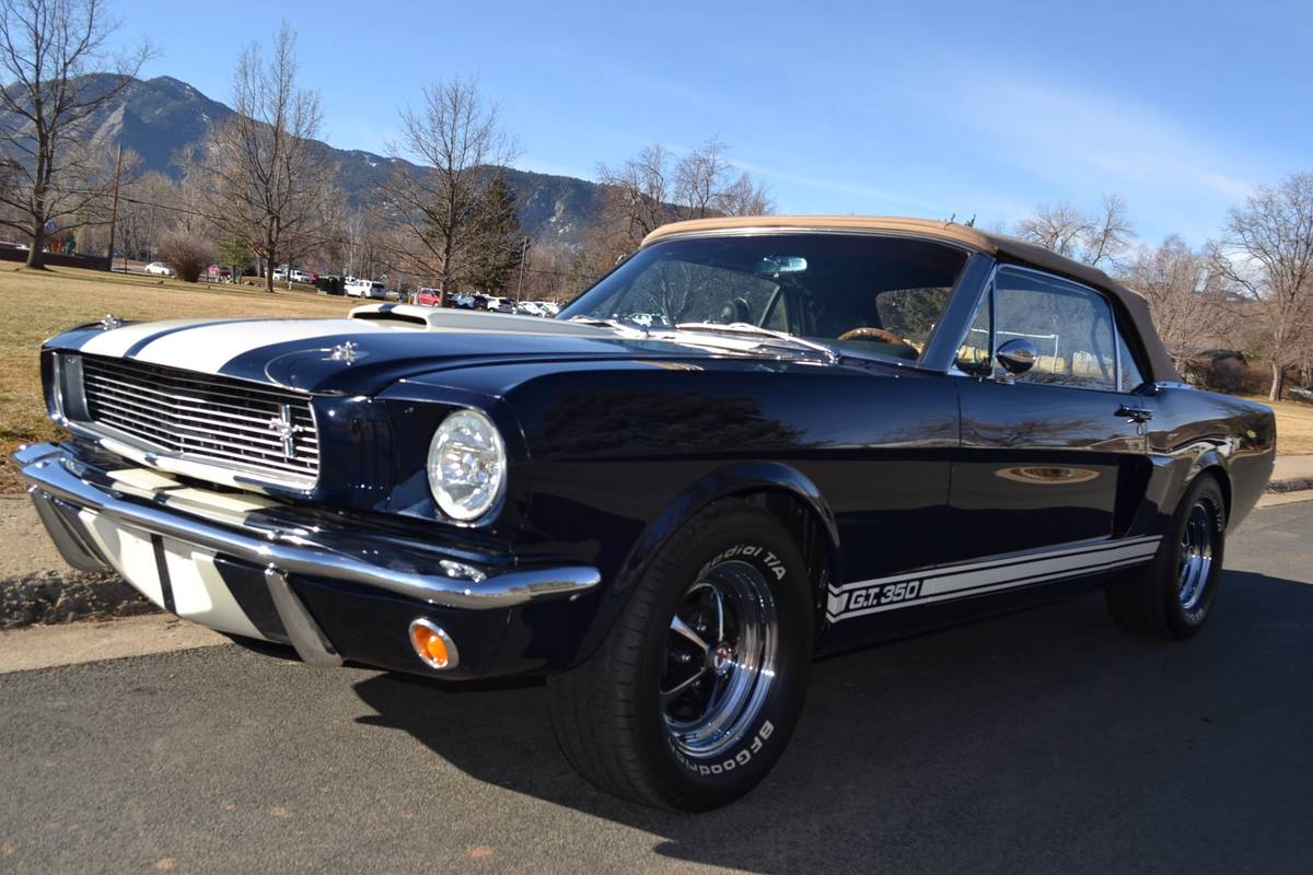 Ford-mustang-1965-blue-1