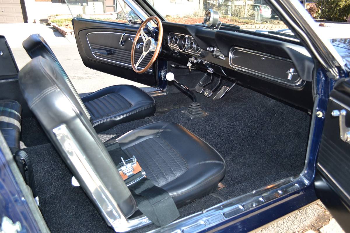 Ford-mustang-1965-blue-15