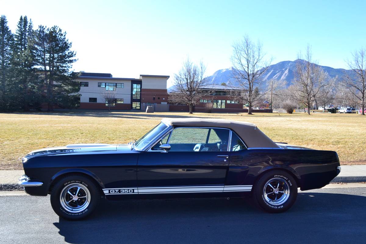 Ford-mustang-1965-blue-23