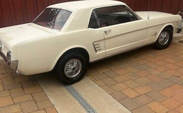 Ford-mustang-1966-white-4