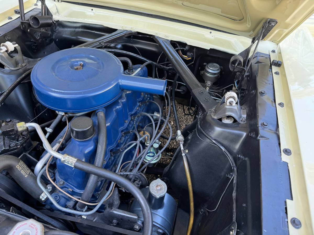 Ford-mustang-1966-yellow-12