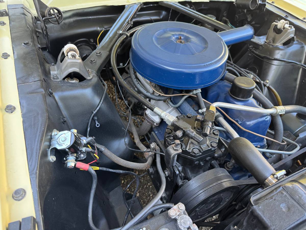 Ford-mustang-1966-yellow-13