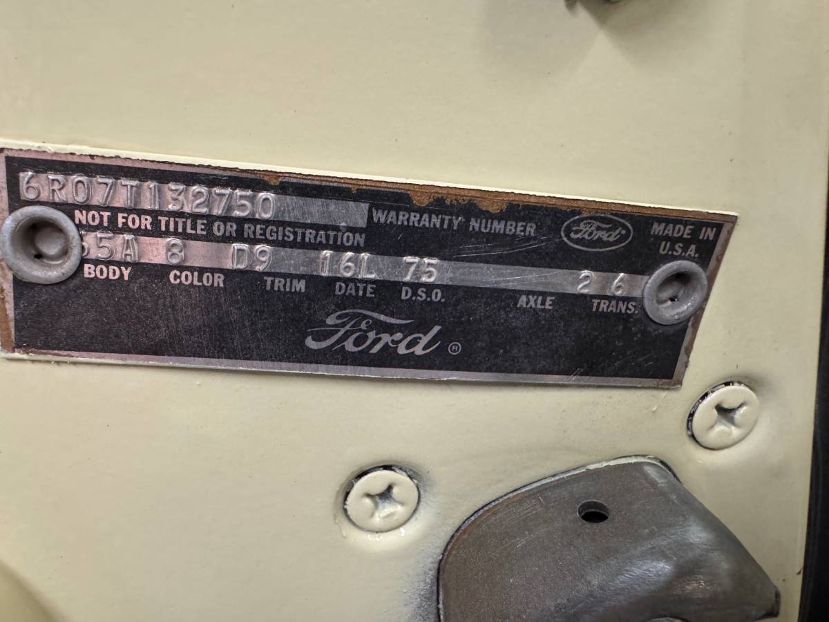 Ford-mustang-1966-yellow-15