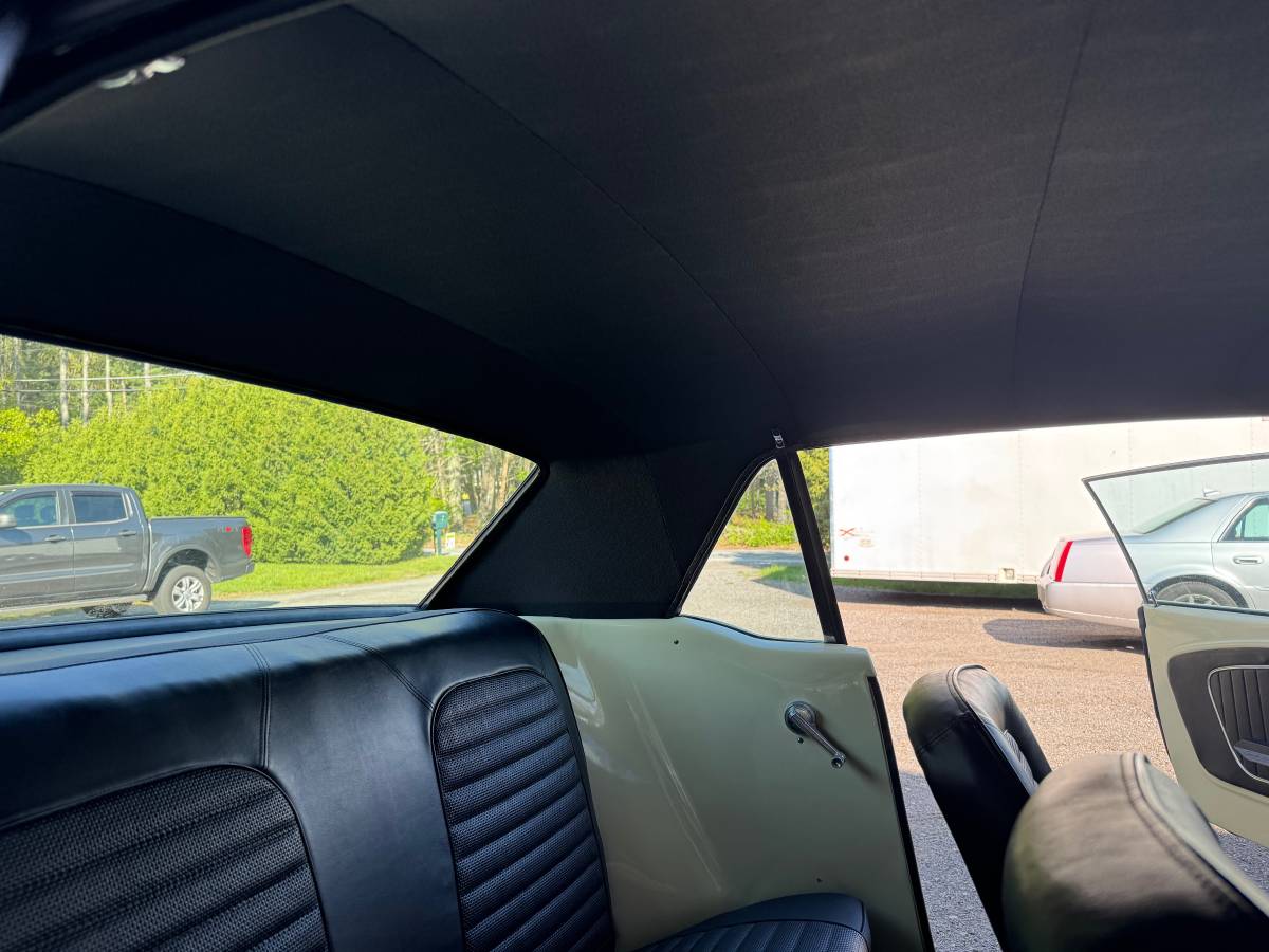 Ford-mustang-1966-yellow-17