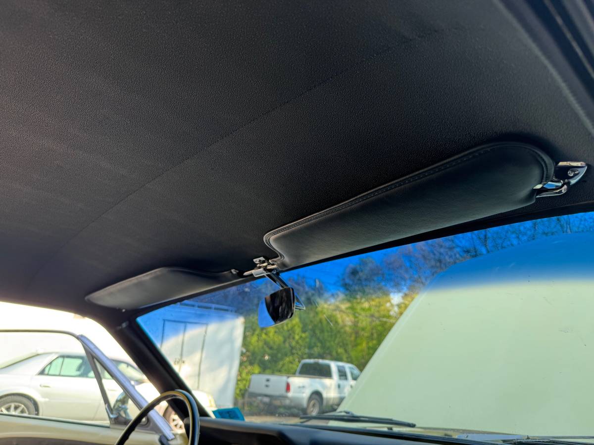 Ford-mustang-1966-yellow-18