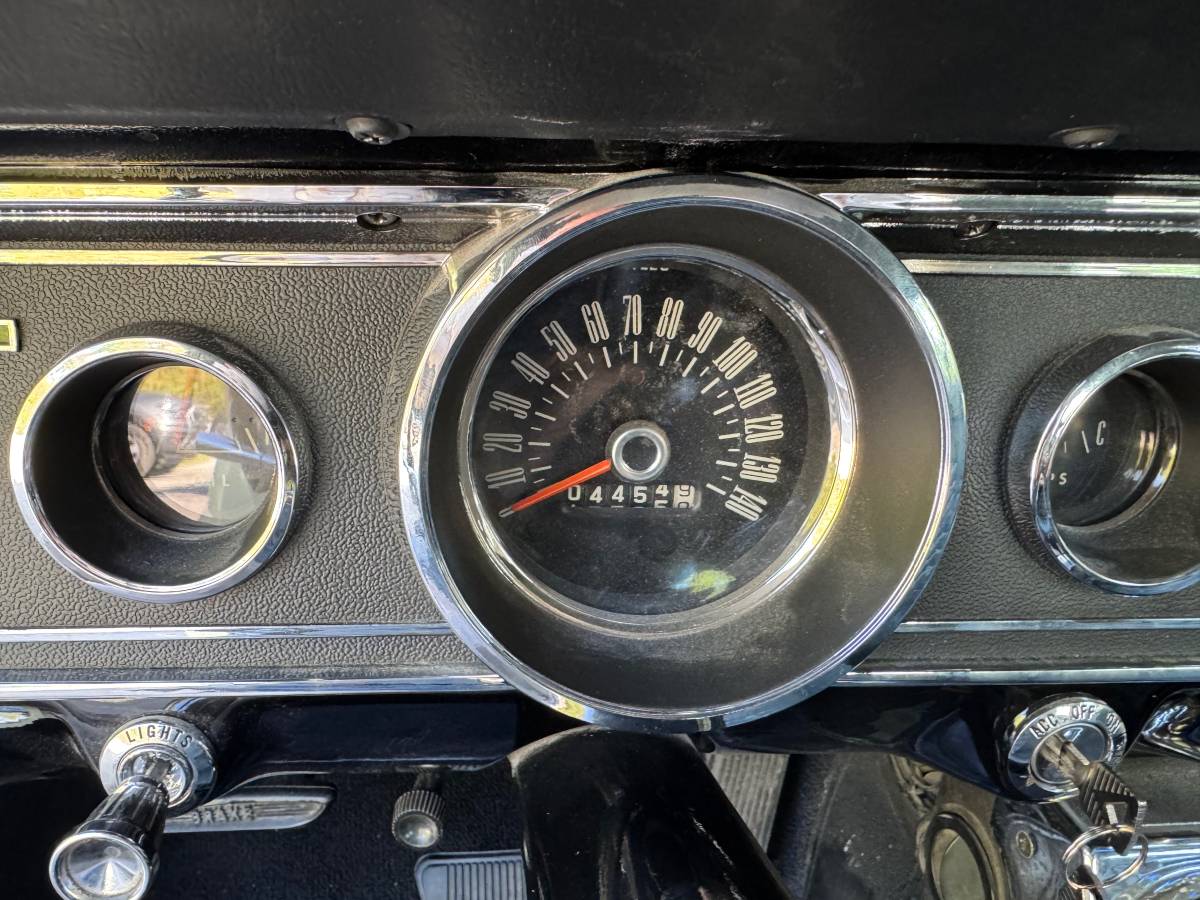 Ford-mustang-1966-yellow-9