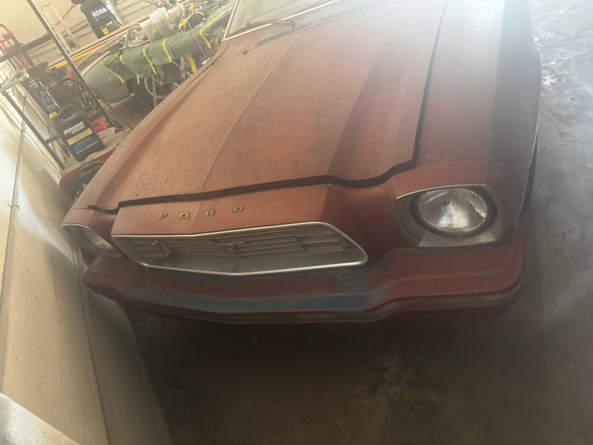 Ford-mustang-1974-orange-8