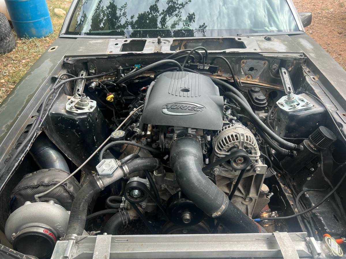 Ford-mustang-1984-grey-1