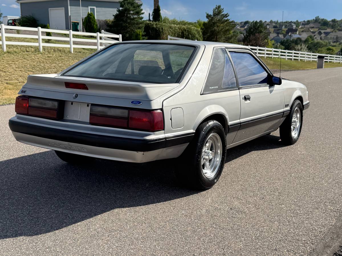 Ford-mustang-1990-8