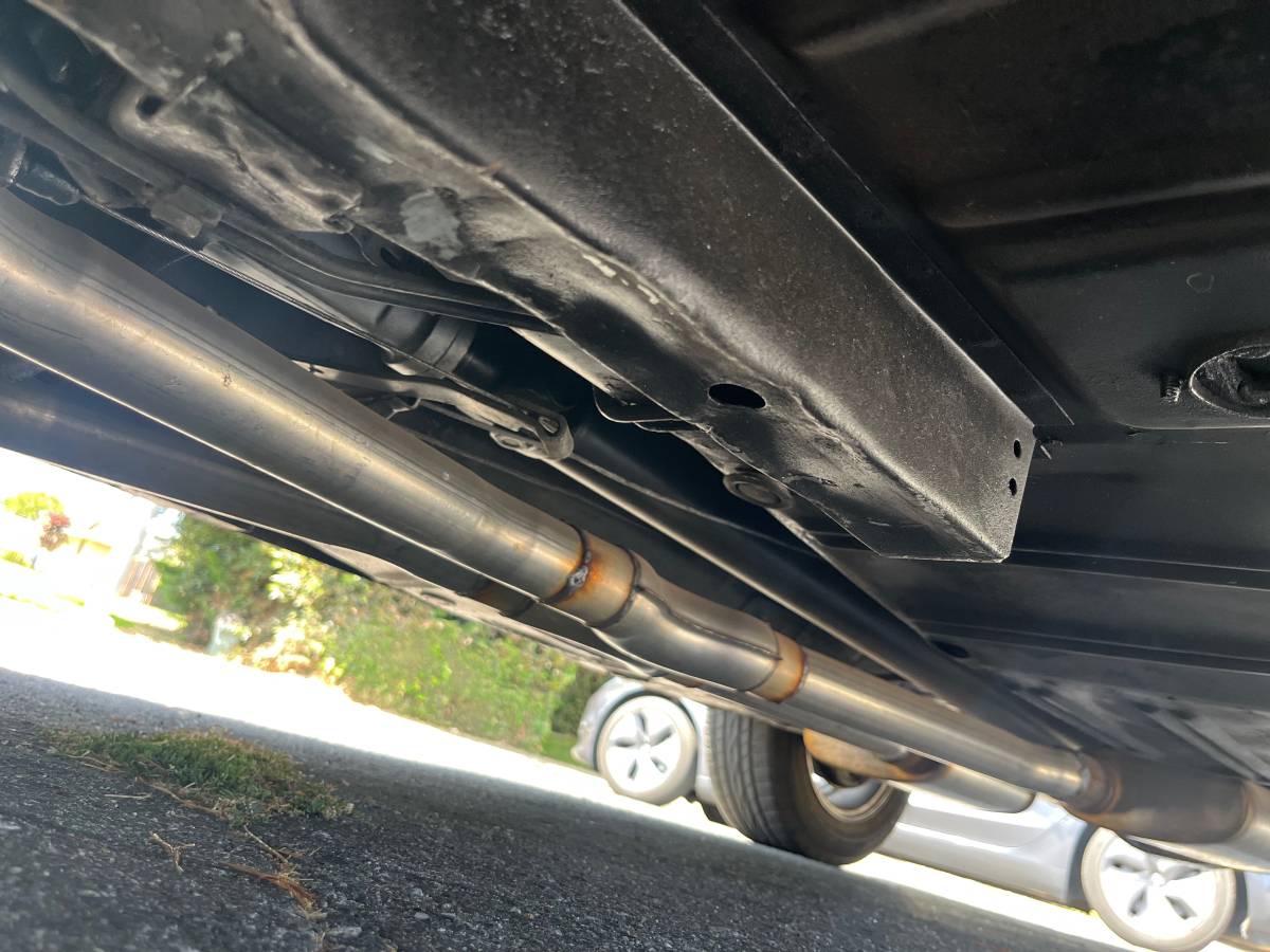 Ford-mustang-289-v8-1965-white-14