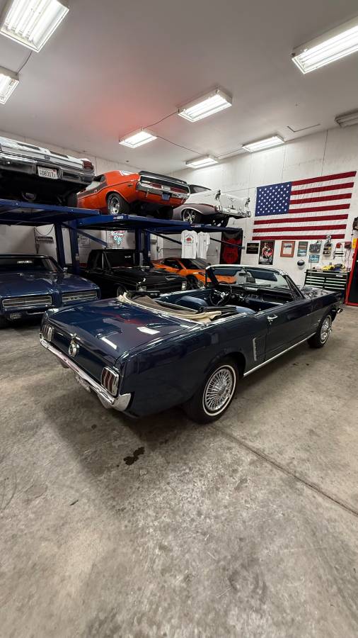 Ford-mustang-convertible-1965-11