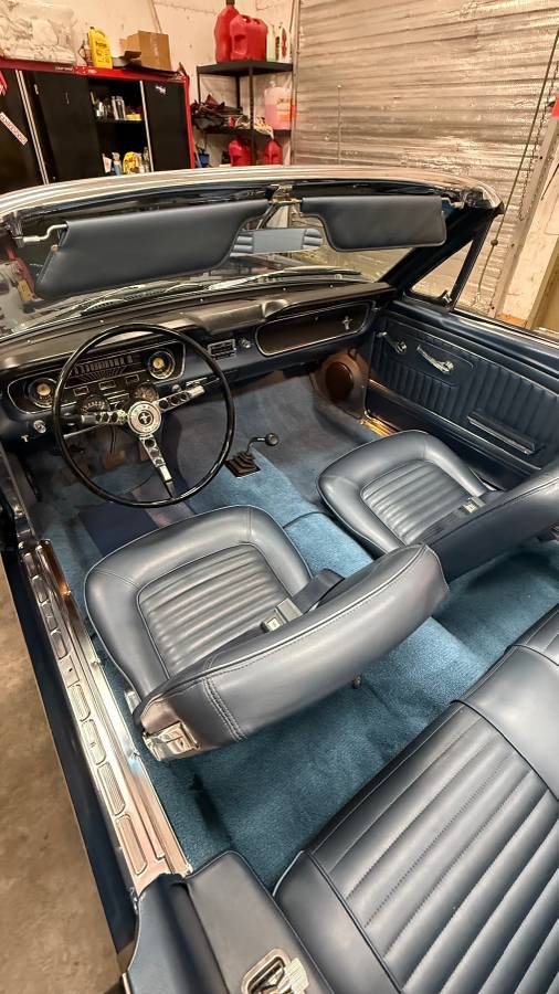 Ford-mustang-convertible-1965-13