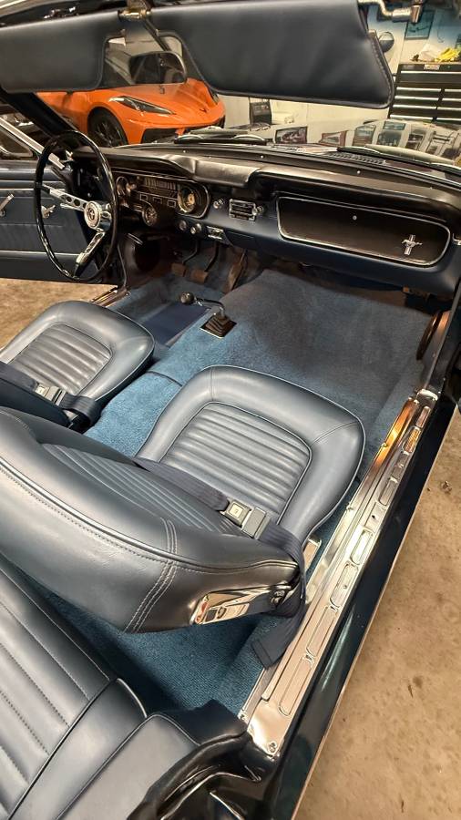 Ford-mustang-convertible-1965-15