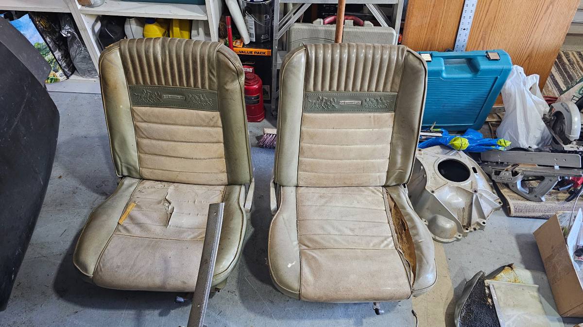 Ford-mustang-convertible-1965-17