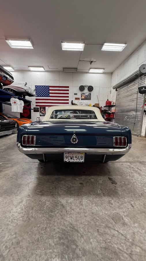 Ford-mustang-convertible-1965-5