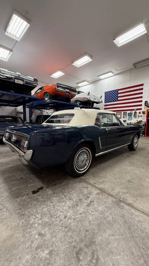 Ford-mustang-convertible-1965-6