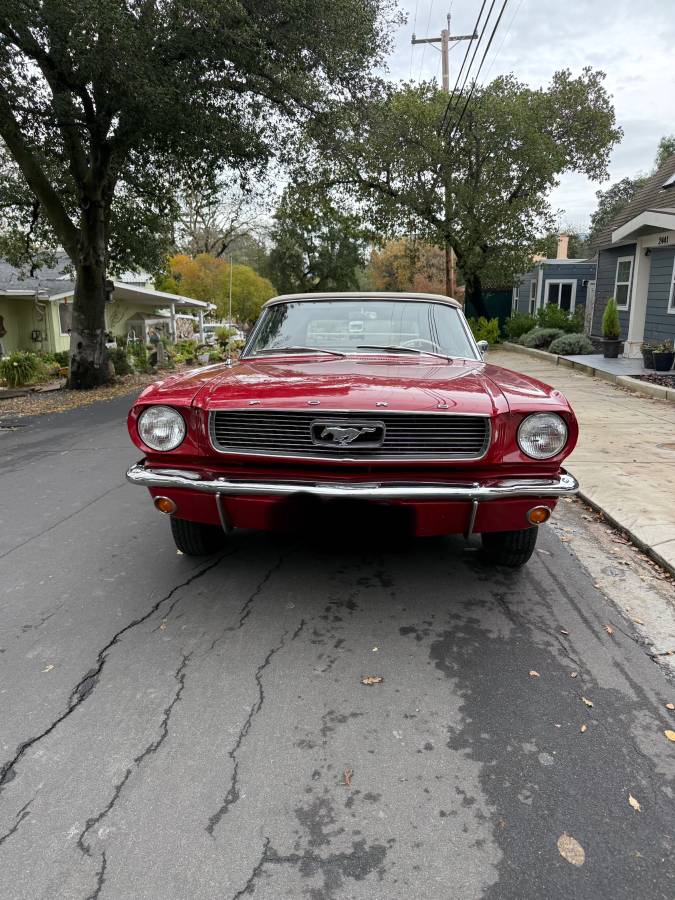 Ford-mustang-convertible-1966-10