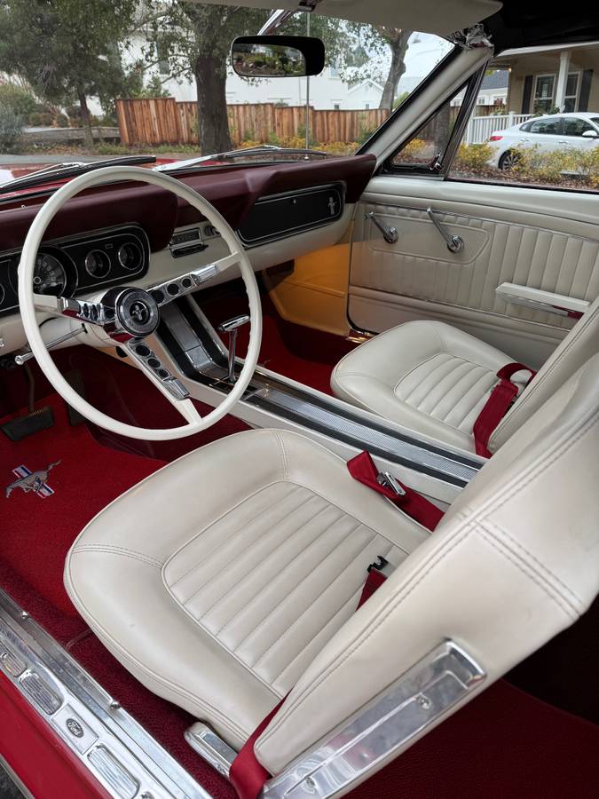 Ford-mustang-convertible-1966-14