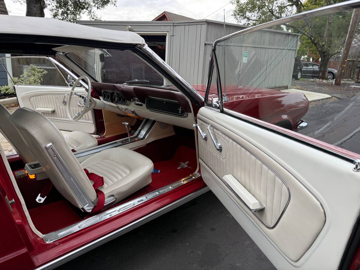 Ford-mustang-convertible-1966-17