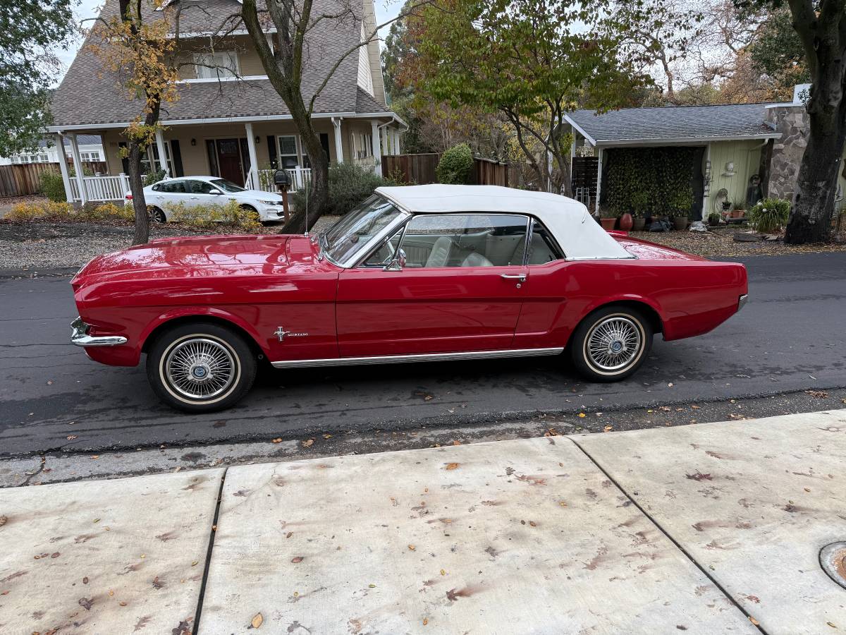Ford-mustang-convertible-1966-7