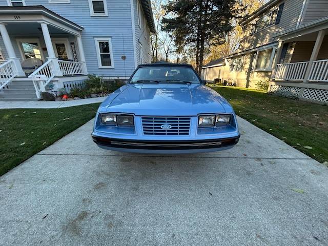 Ford-mustang-convertible-1984-11