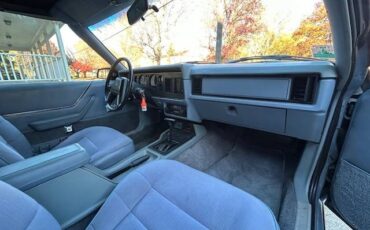 Ford-mustang-convertible-1984-12