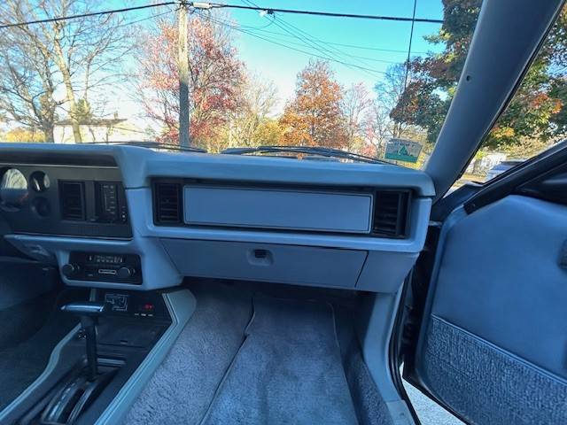 Ford-mustang-convertible-1984-14