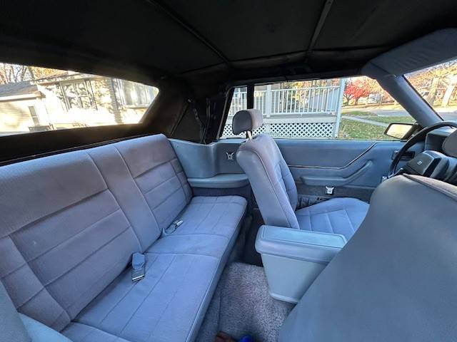 Ford-mustang-convertible-1984-15