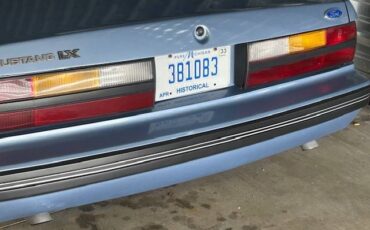 Ford-mustang-convertible-1984-3