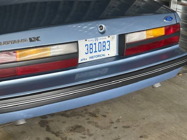 Ford-mustang-convertible-1984-3