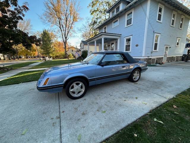 Ford-mustang-convertible-1984-5