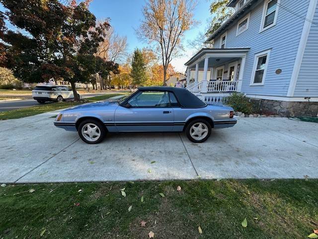 Ford-mustang-convertible-1984-6