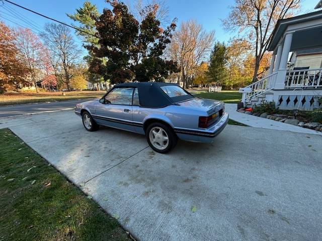 Ford-mustang-convertible-1984-7